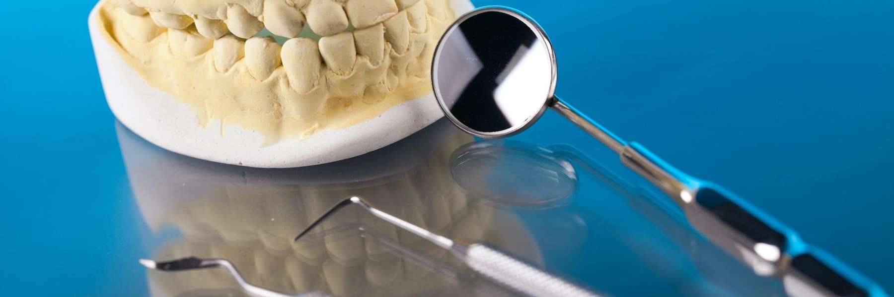 A dental mold and dental tools